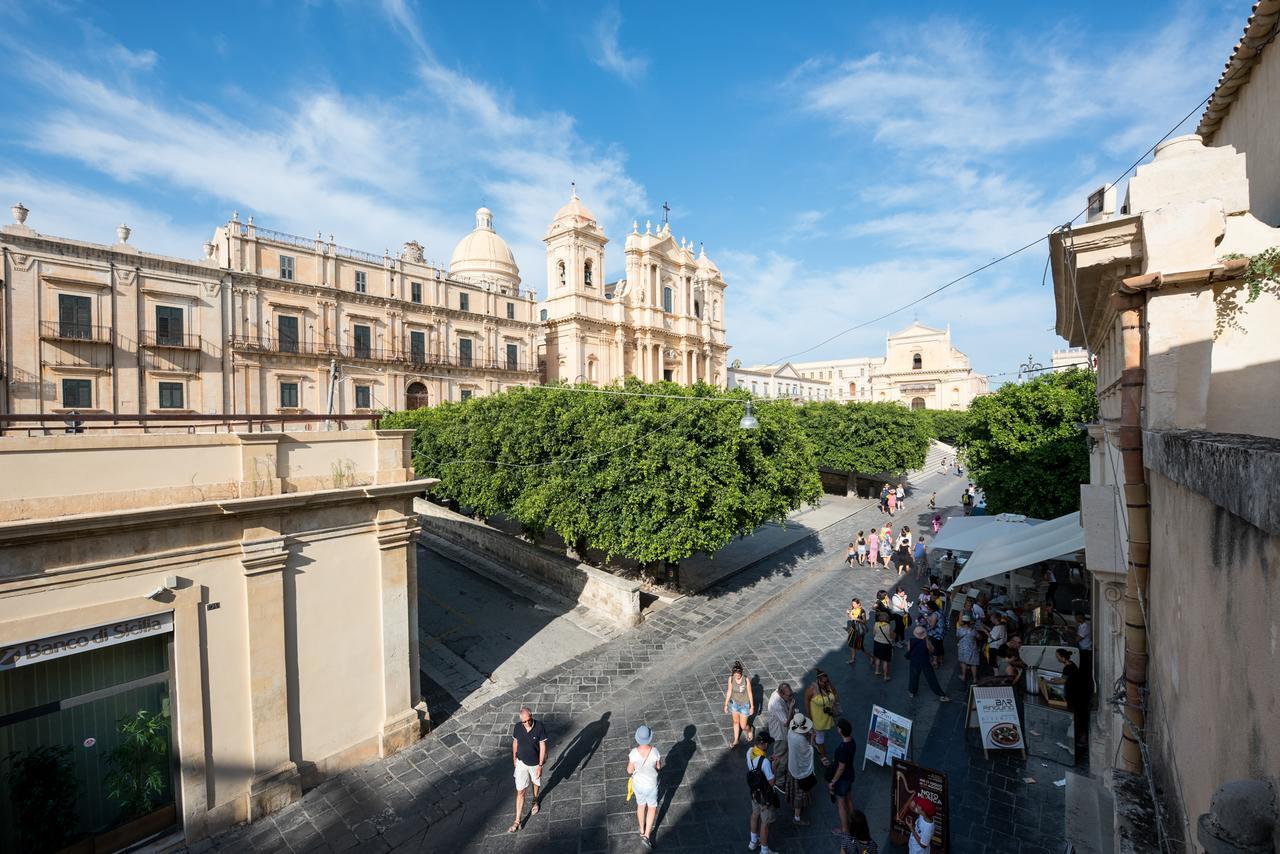 San Carlo Suites Noto Exterior foto